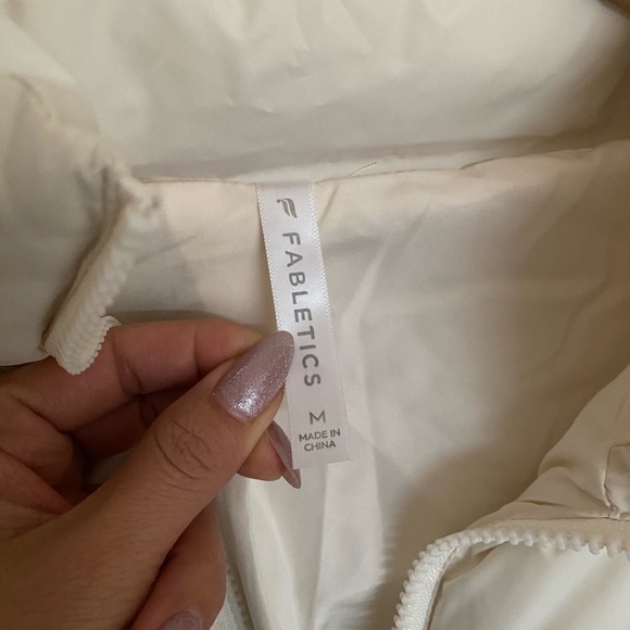 Fabletics Cream Puffer Jacket (M) - Picture 2 of 4